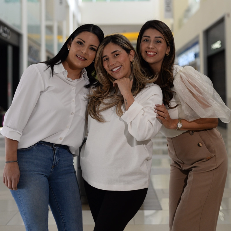 Día Internacional de la Mujer en Multiplaza Salvador: historias de éxito, liderazgo y emprendimiento femenino.
