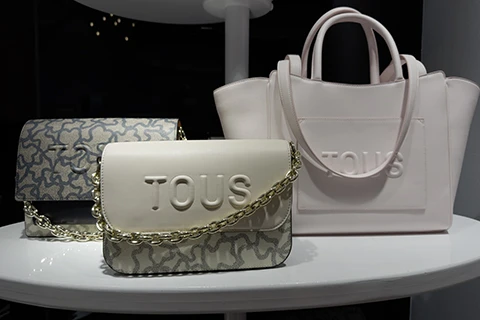 Tous