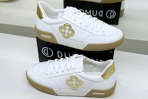 Dumond