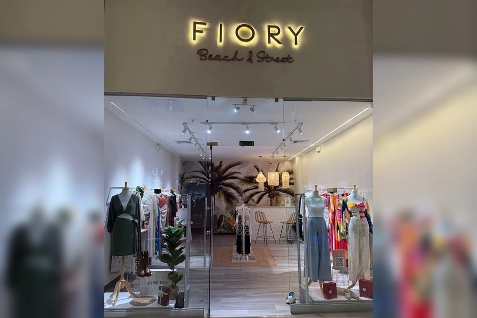 Fiory Beach & Street